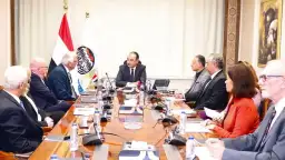 وزير قطاع الأعمال العام يبحث...