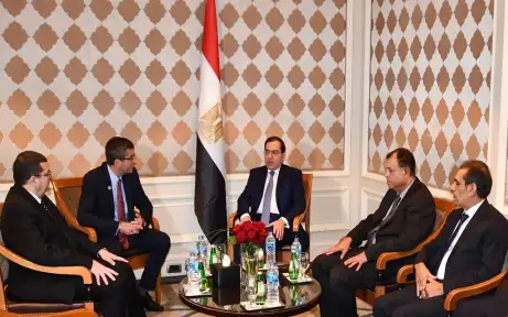 وزير البترول يستعرض فرص الاستثمار...
