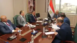 وزير الكهرباء والطاقة المتجددة يبحث...