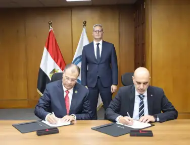 وزير البترول يشهد توقيع اتفاقيتين...