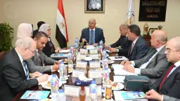وزير الصناعة والنقل يترأس اجتماع...