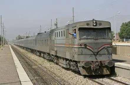 سكك حديد مصر تُعلن التأخيرات...
