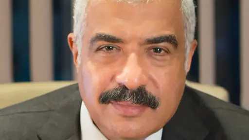 طلعت مصطفي في مرحلة متقدمة...
