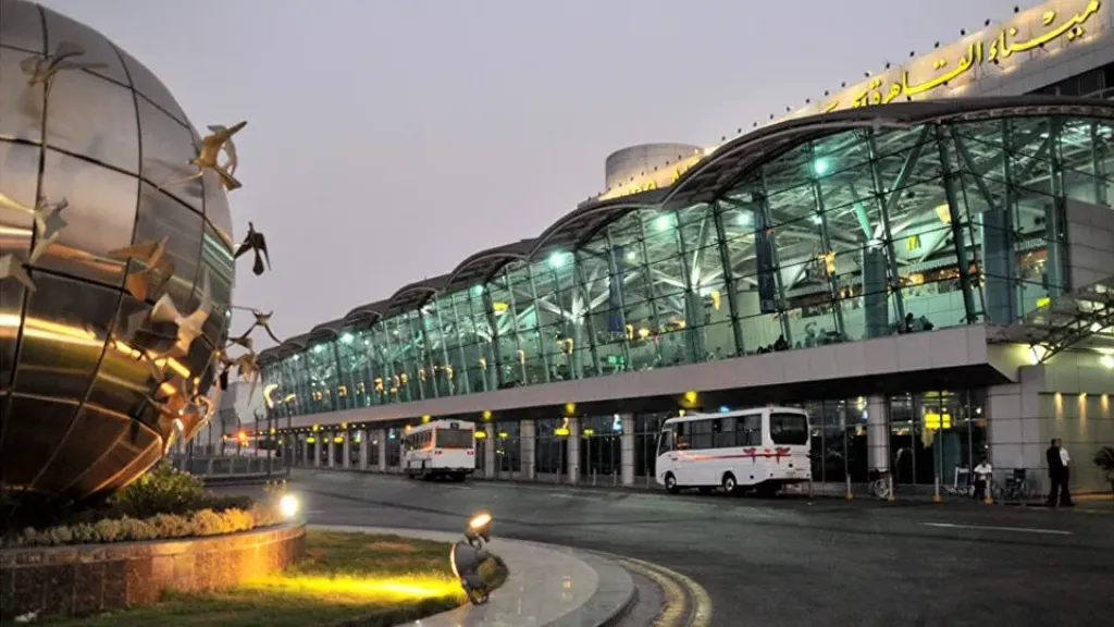 مطار القاهرة