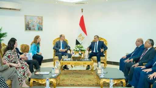 صناعة وتجارة