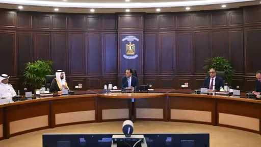 رئيس الوزراء يلتقي رئيس مجلس...