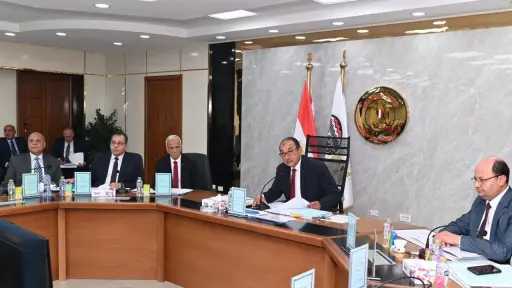 صناعة وتجارة