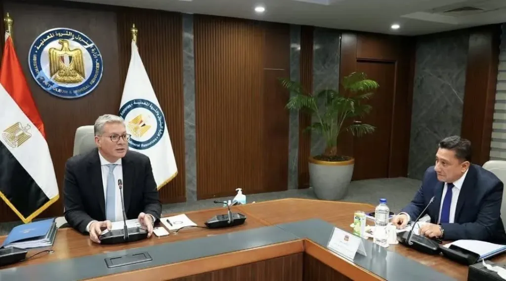 طفرة إنتاجية لشركة بدر للبترول..وإشادة وتكريم من المهندس كريم بدوي