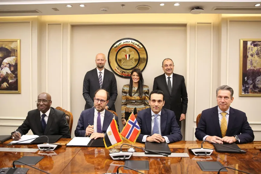 توقيع خطابات نوايا لتمويل مشروع ”دندرة” للطاقة الشمسية لتغذية مجمع ”مصر للألومنيوم” بالطاقة النظيفة