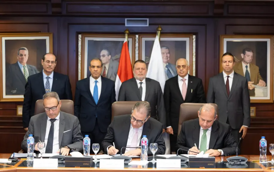 بنكا الأهلي ومصر يشاركان في مبادرة “افتح حسابك في مصر” للمصريين العاملين بالخارج