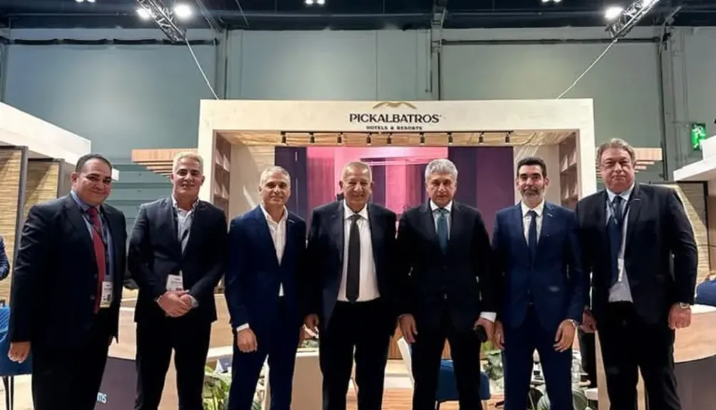 وزير السياحة والآثار يزور جناح مجموعة بيك الباتروس في بورصة لندن