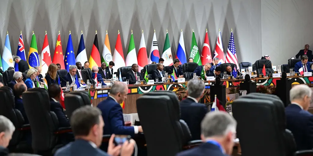 رئيس الوزراء يشارك في فعاليات الجلسة الافتتاحية لقمة مجموعة العشرين (G20) لعام 2025 بجوهانسبرج