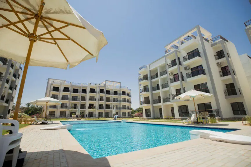 مجموعة رمكو تُحقق تقدمًا جديدًا في أعمال تسليم مشروع “ستيلا 2” بالعين السخنة