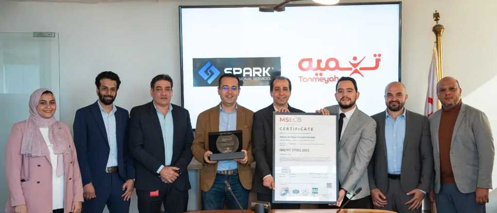 بنوك وتأمين