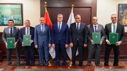 صناعة وتجارة