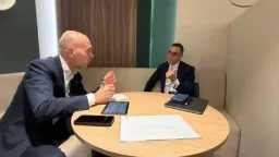 صناعة وتجارة