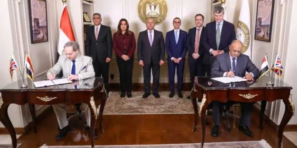 صناعة وتجارة