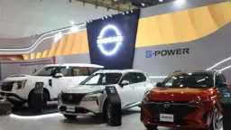 بنوك وتأمين