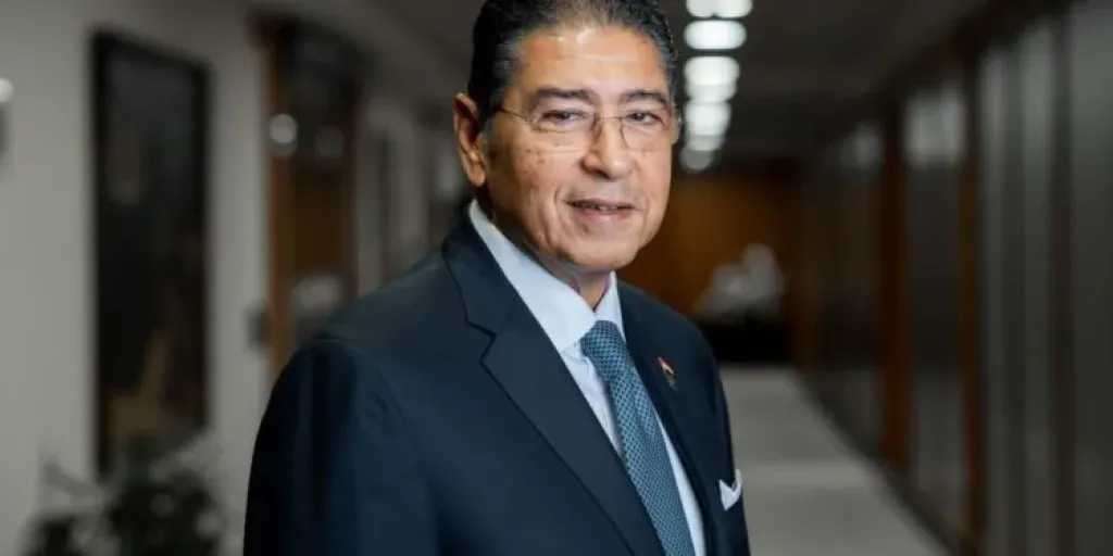 بنوك وتأمين