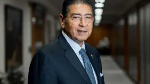 بنوك وتأمين