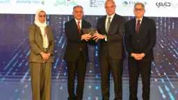 بنوك وتأمين