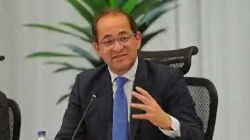 بنوك وتأمين