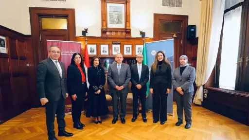 بنوك وتأمين