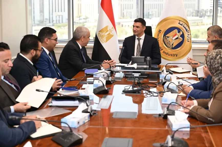 صناعة وتجارة