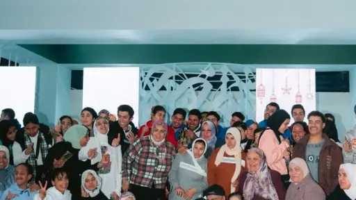 بنوك وتأمين