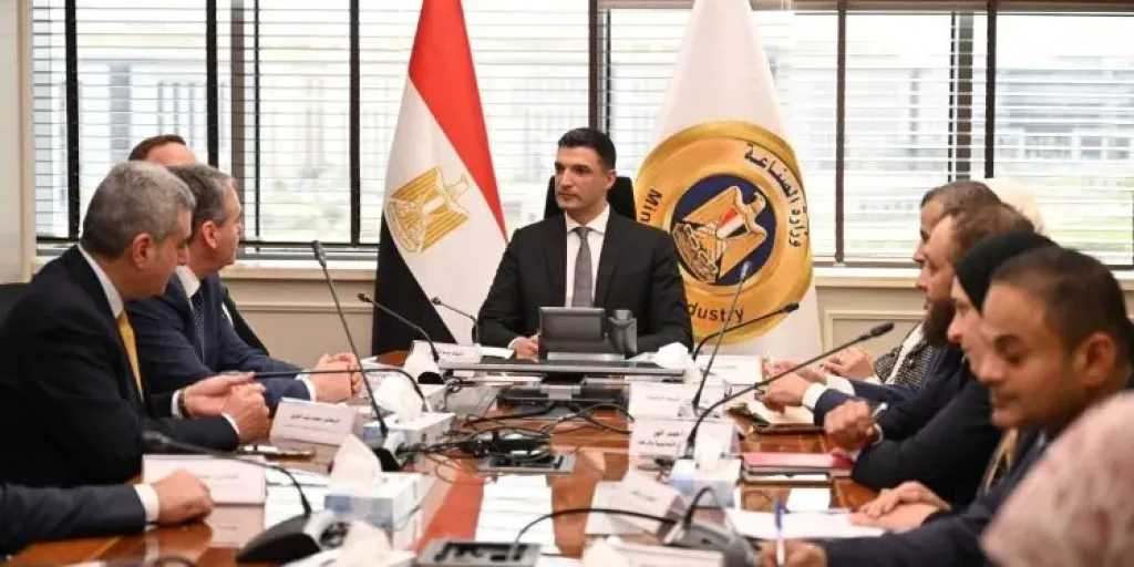 صناعة وتجارة