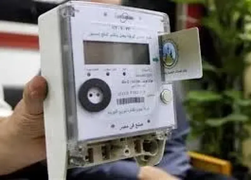 مصر تثبت أسعار الكهرباء لشرائح الاستهلاك المنخفضة وترفعها للتجاري ما بين 20 و91%