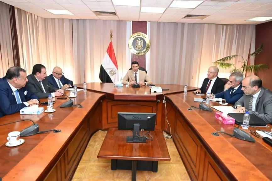 صناعة وتجارة