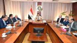 صناعة وتجارة