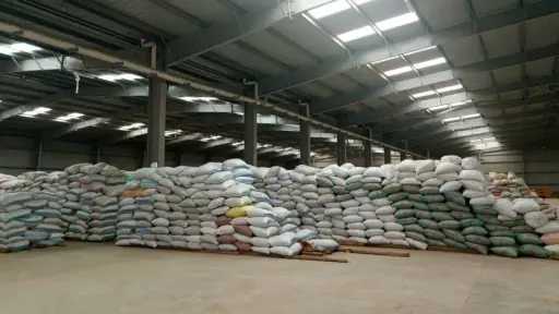 بنوك وتأمين