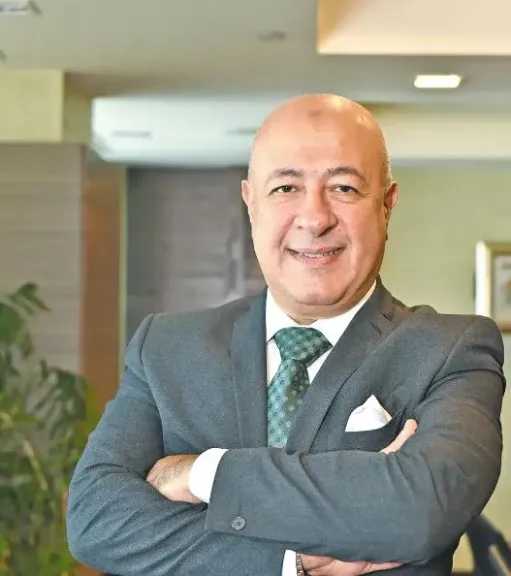 بنوك وتأمين