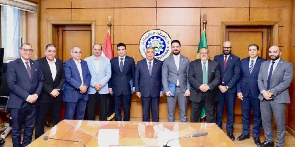 بنوك وتأمين