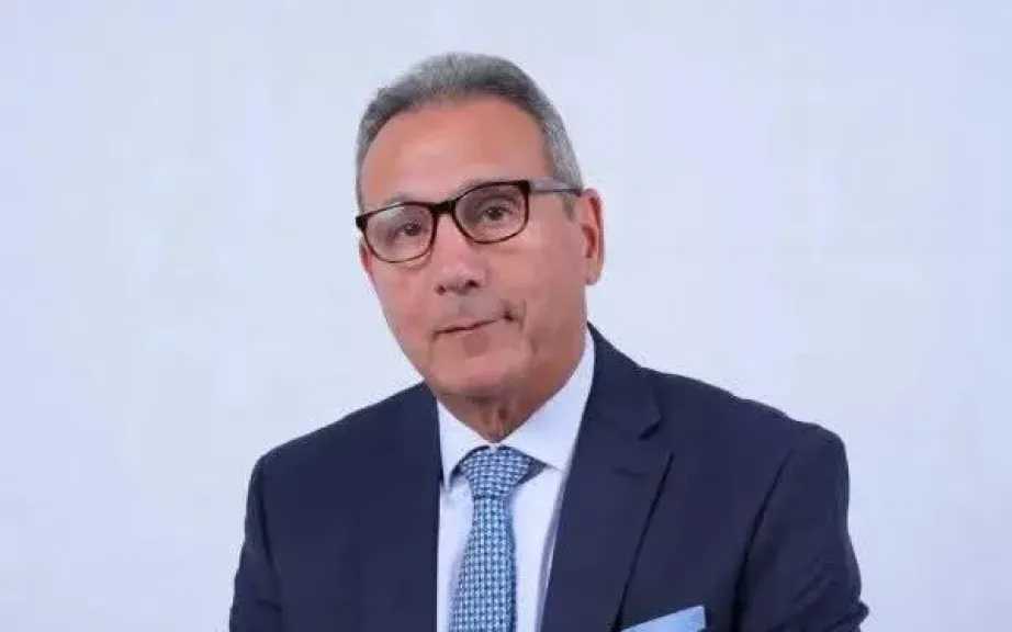 بنوك وتأمين