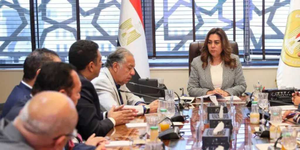 صناعة وتجارة