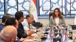صناعة وتجارة