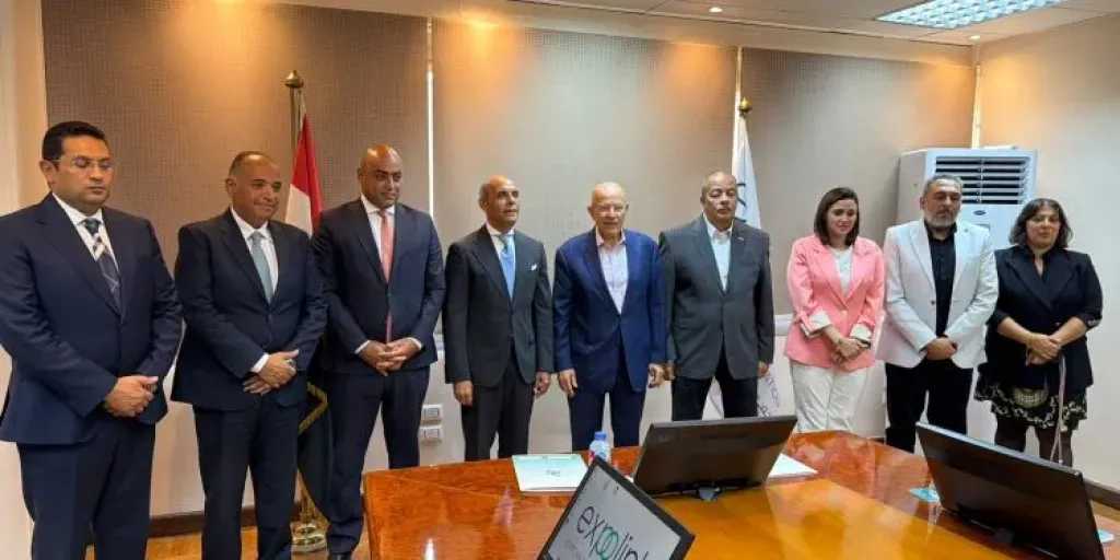 بنوك وتأمين