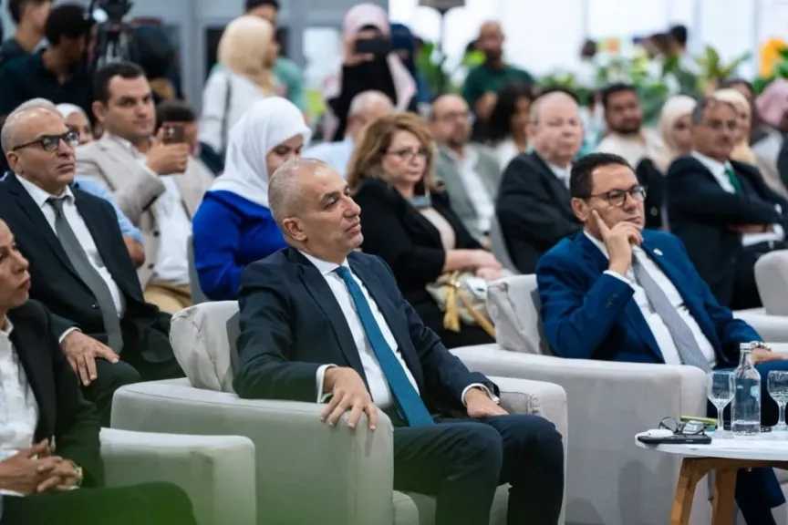 بنوك وتأمين