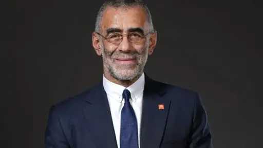 بنوك وتأمين
