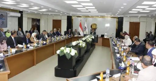 وزير قطاع الأعمال العام يترأس...