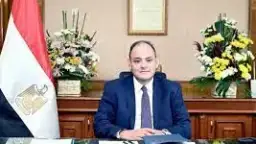 وزير التجارة والصناعة يبحث خطط...