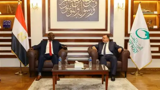 “رئيس البريد المصري” يستقبل المدير...