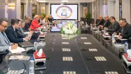 "وزير الدولة للإنتاج الحربي" يجتمع...