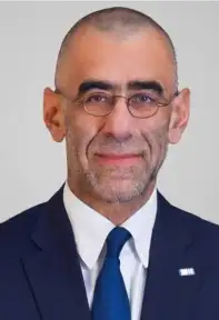 بعد مغادرته CIB.. حسين أباظة...