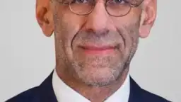 بعد مغادرته CIB.. حسين أباظة...