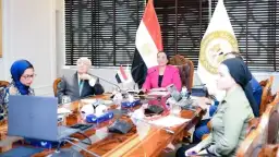 وزيرة البيئة تناقش مع نظيرها...