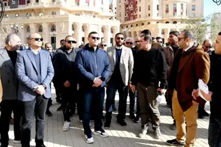 وزير الإسكان يتفقد سير العمل...